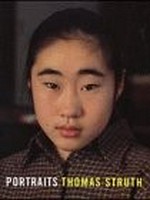 Thomas Struth, Portraits [diese Publikation erscheint anläßlich der Ausstellung "Spectrum - Internationaler Preis für Fotografie der Stiftung Niedersachsen, Thomas Struth: Portraits", Sprengel Museum Hannover, 14.12.1997 bis 